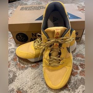 Nike ACG Lowcate Solar Flare Men's Shoes Solar flare/Khaki/Black DM8019-700